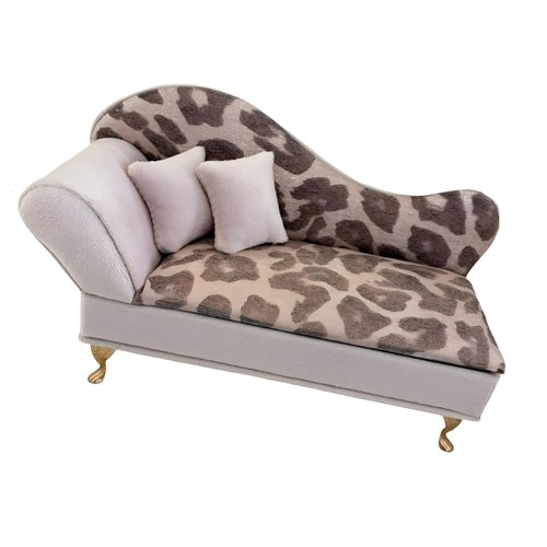 Trendy leopard and velvets - trendy,