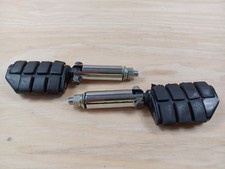 Foot Pegs For Harley Davidson Dyna Super Wide Glide Low Rider