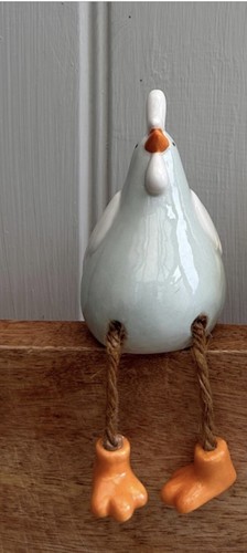 Small pastel ceramic chicken - pastel,