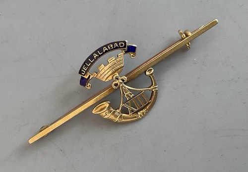 Gold tone enamel bar - &,