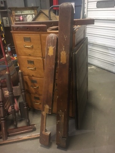 C1880 quartersawn oak newel - quartersawn,