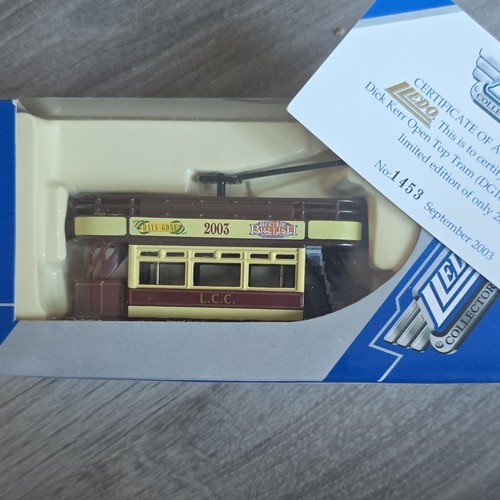 Lledo diecast tram 2003 - lledo,