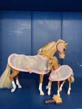 Grand Champions Mare and Foal Feed’n’nuzzle Toy Horse