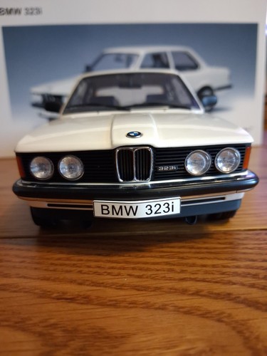 Autoart scale diecast - 1/18,