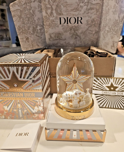 Dior snow globe 2025 - globe, circus