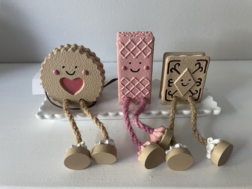 Next three biscuit - three,