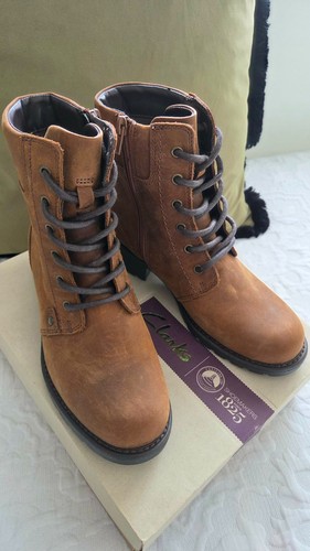 Clarks ladies leather boots