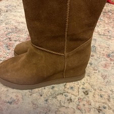 Ugg  Wedge Boots Size 8