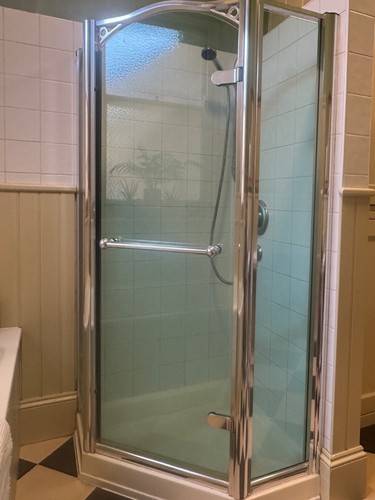 Daryl corner shower enclosure
