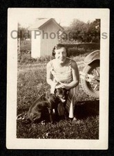 EARLY 1900s HAPPY DOG