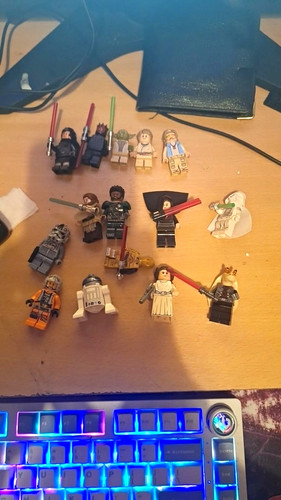 Lego star wars minifigure lot - lego,