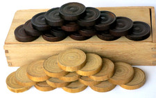 Antique Wooden DRAUGHTS CHECKERS BACKGAMMON 30 Pieces 3 x 0.7 cm in Box