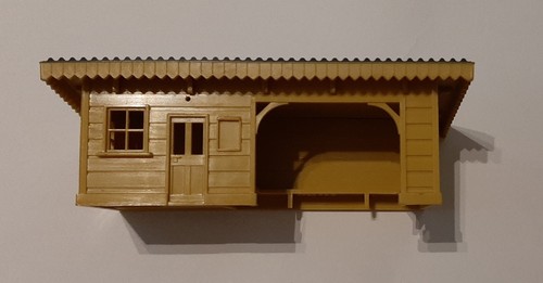 Hornby platform shelter - hornby, r510