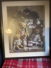 Print of teddy bears at