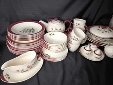 Very Rare Wedgewood Mayfield Ruby Dinner And Tea Set For 6