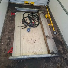 DEL luton box tail lift