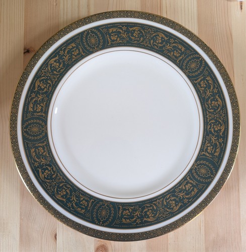 Royal doulton dinner plates - doulton,