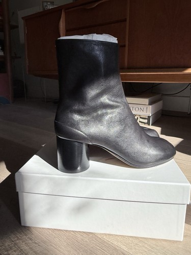 Maison margiela tabi boots - margiela,