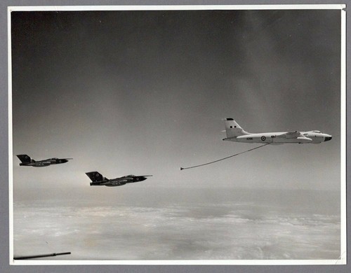 Vickers valiant inflight - vickers,