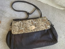 Betty Barclay Crocodile