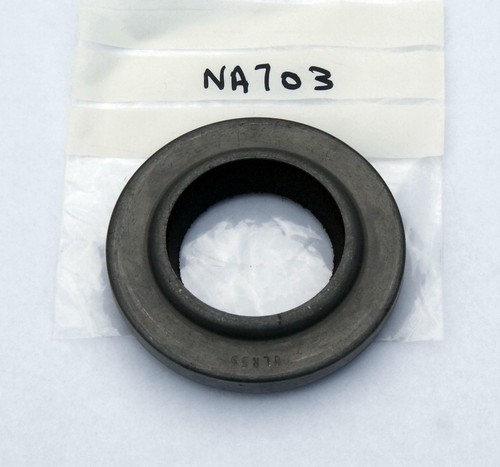 Differential pinion oil seal