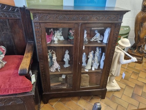 Carved oak glazed - carved,