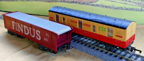 Lima railways goods - 2, vans-