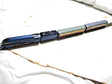 HORNBY DUBLO SIR NIGEL GRESLEY PLUS TWO COACHES