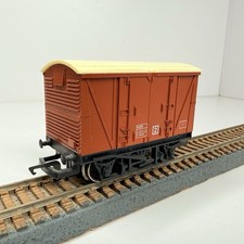 OO Scale Hornby R242 Standard