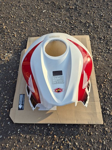 Honda cbr600rr fuel tank cover - honda,