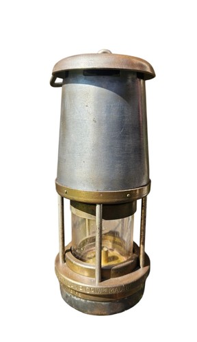 Vintage the wolf safety lamp - the,