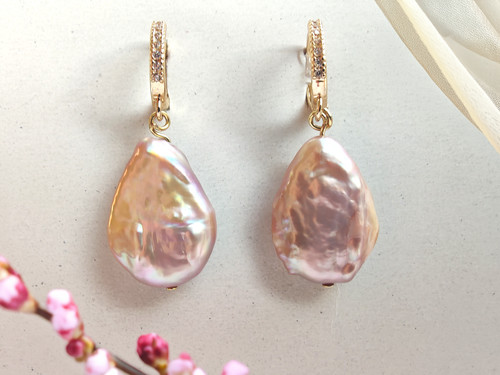 Large lilac keshi pearl - lilac,