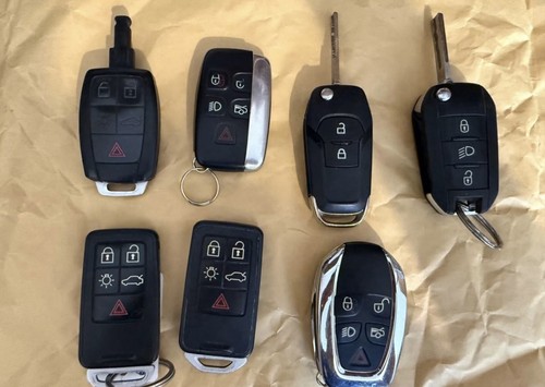 Genuine car keys - keys, bundle