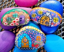 Hand Painted 3 Pebble Stone