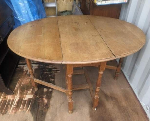 Oak gate leg table