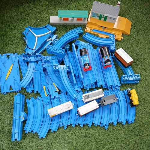 Thomas tank engine tomy - thomas,