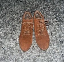Women’s Earth leather upper