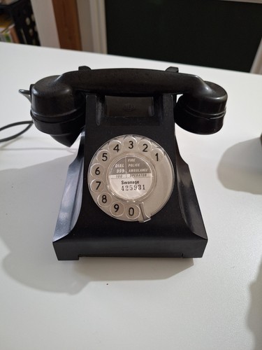 Vintage 1950 black bakelite - vintage, 1950's