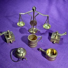 Vintage Miniature Dolls House