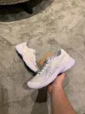 Women’s ASICS  netburner