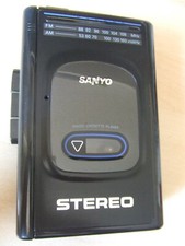 Vintage Sanyo M-GR72 Portable