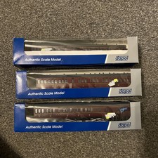 Dapol 57ft Stanier Coach LMS & Non Corridor Composite BR Maroon Lined X2