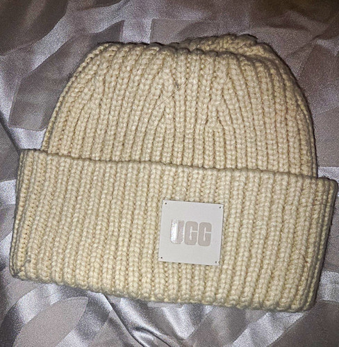 Bnwt ugg chunky rib - bnwt, beanie
