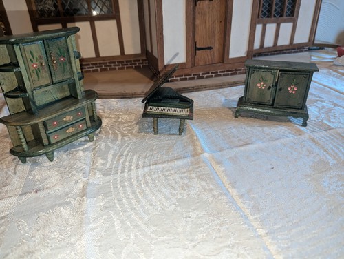 Vintage hand painted green - hand-painted,
