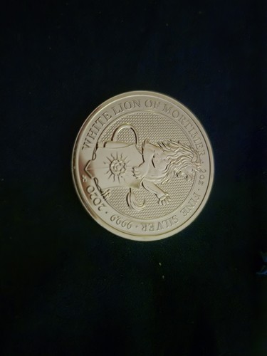 2020 queen beasts - queen's, white