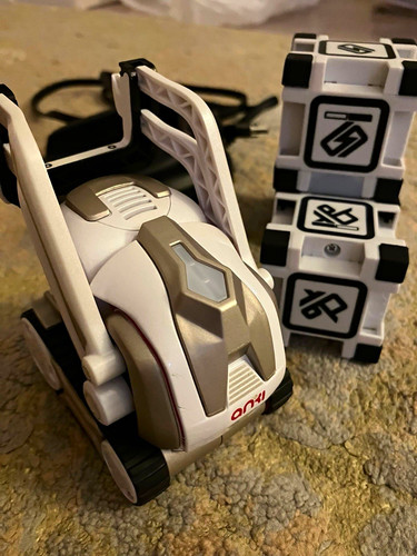 Anki cozmo remote controlled - anki,