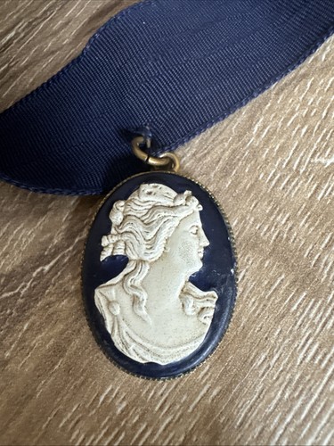 Victorian resin style - style, cameo