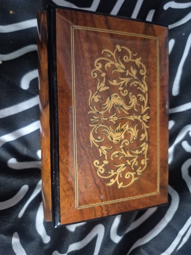 Italian marquetry music box - italian,