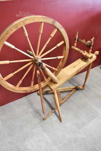 Swedish raw wood - raw, spinning