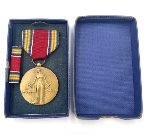 Vtg wwii victory medal - us,